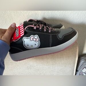 Hello Kitty- New woman da size 10